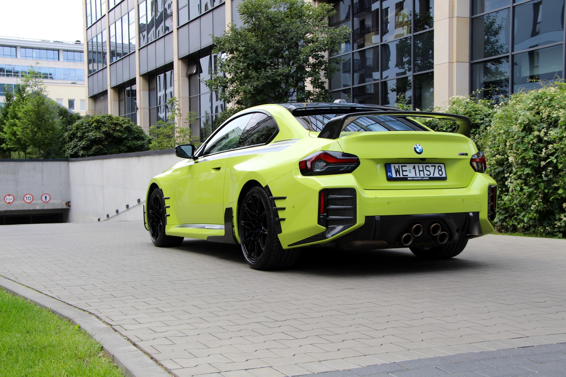 BMW M2 z akcesoriami M Performance