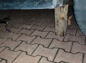 Uczyli się, jak wycinać katalizatory. Policja złapała ich na gorącym uczynku