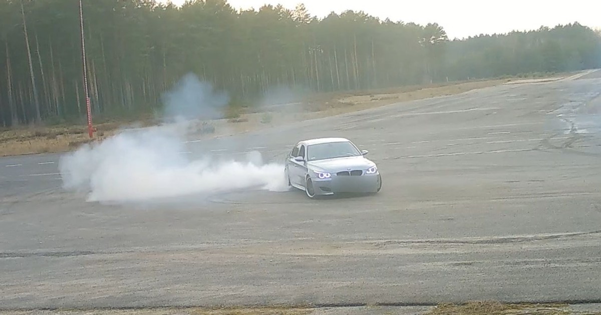 Driftowali po płycie lotniska nadleśnictwa
