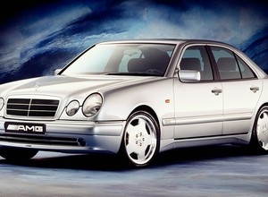 Mercedes W 210 skończył 25 lat - srebrny jubileusz srebrnej gwiazdy