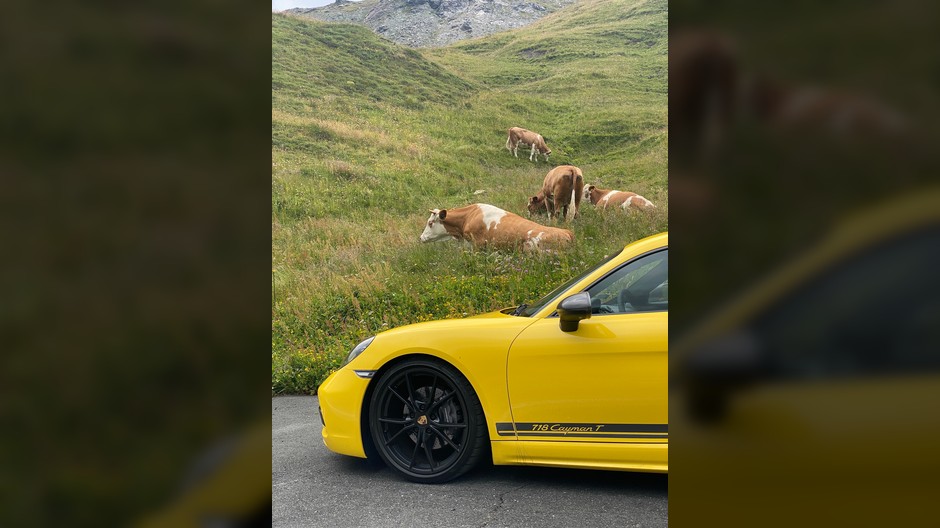 Porsche 718 Cayman T (982c) – podróż w Alpy