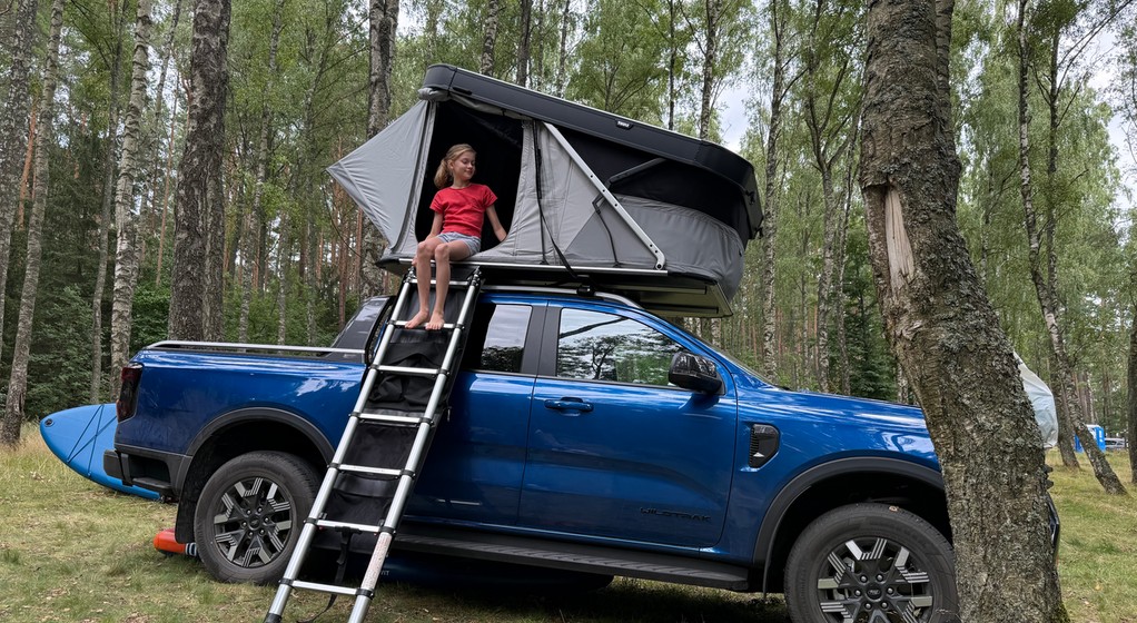 Thule Widesky – namiot dachowy premium w sztywnej skorupie