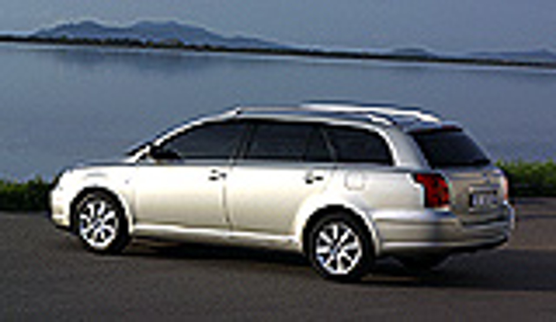 Nowa Toyota Avensis