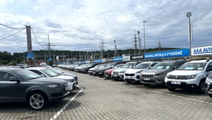Polacy kupują tańsze samochody używane niż Czesi, Słowacy...
