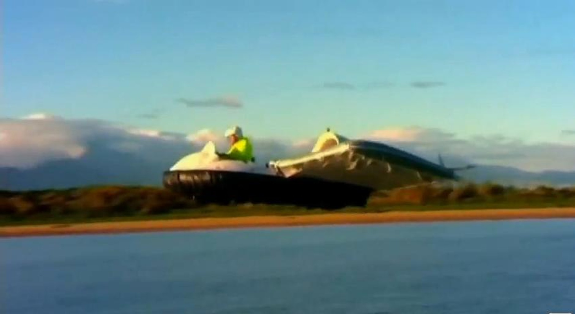 Latający poduszkowiec