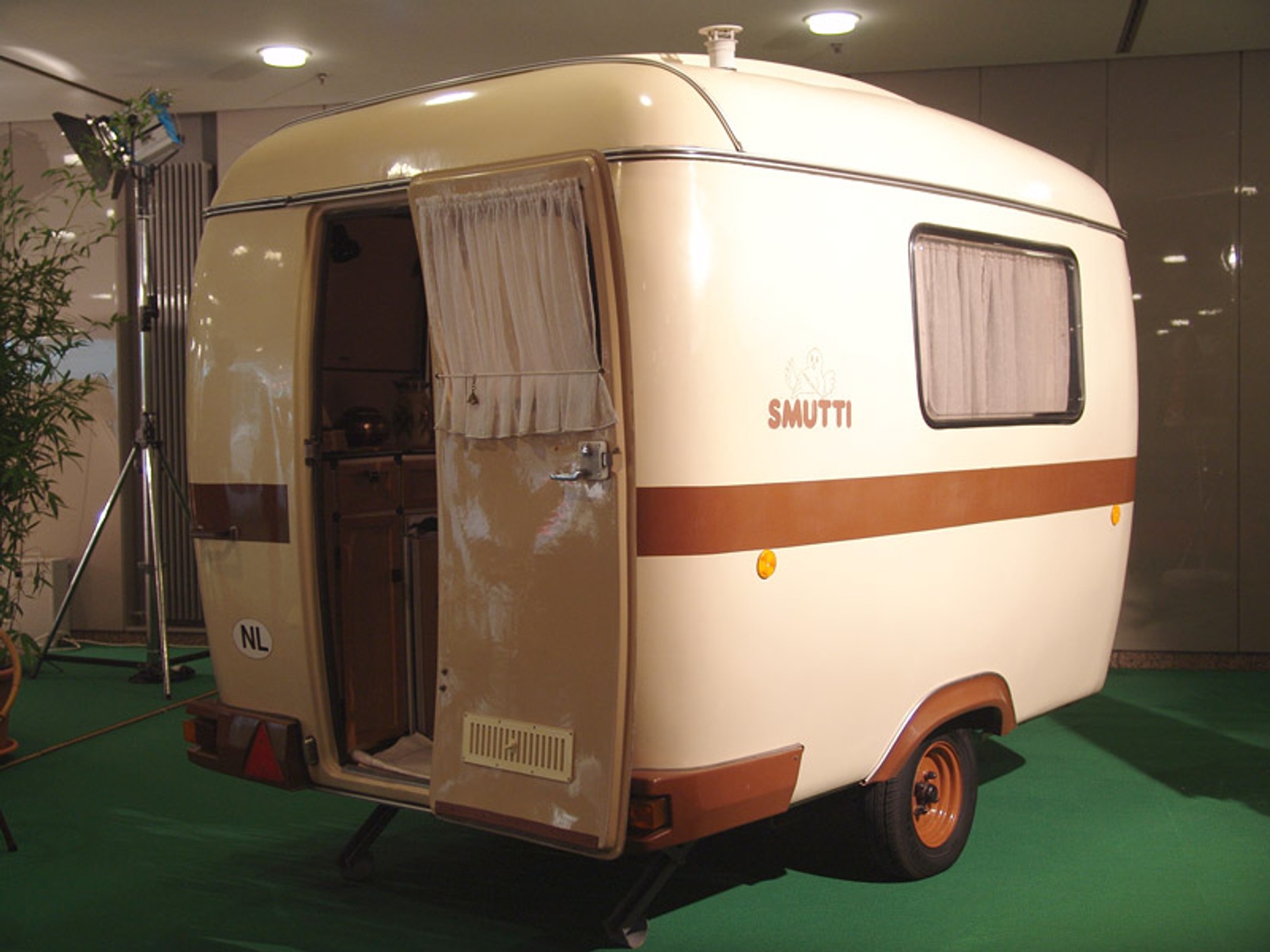 Caravan Salon Düsseldorf 2007: Caddy Life i moda na nowy sezon (fotogaleria)