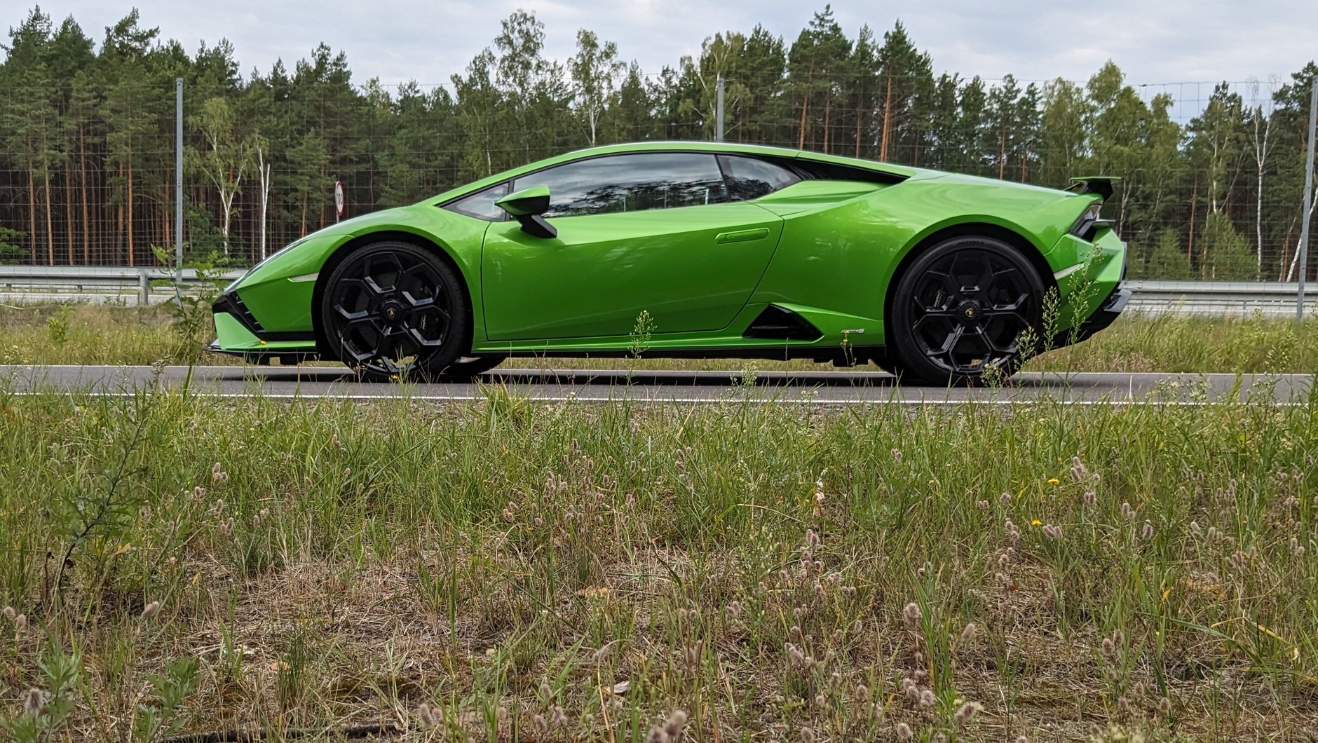 Jeden z zarzutów dotyczy przywłaszczenia Lamborghini Huracan