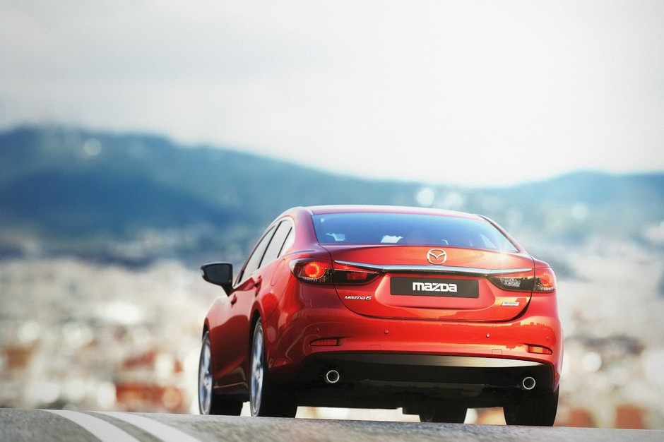 Wiemy jak jeździ nowa Mazda 6: nareszcie ma to coś!