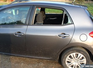 Chciał zniszczyć auto kochanka żony. Pomylił samochody...