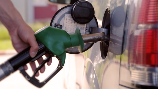 Ceny paliw wystrzelą od 1 stycznia 2026 r. Przez certyfikaty emisji benzyna zdrożeje o 80 gr/l, a diesel o 1 zł/l
