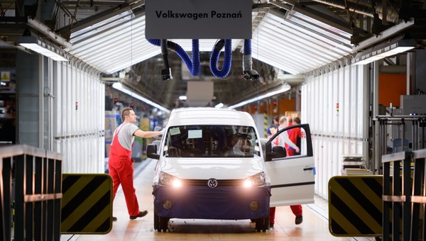 Opel w Polsce zwalnia, a Volkswagen inwestuje i zatrudnia