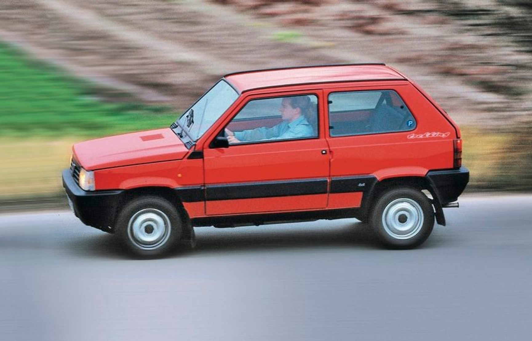 Fiat Panda 4x4 pierwszej generacji potrafi do dziś zawstydzić poważne terenówki. 