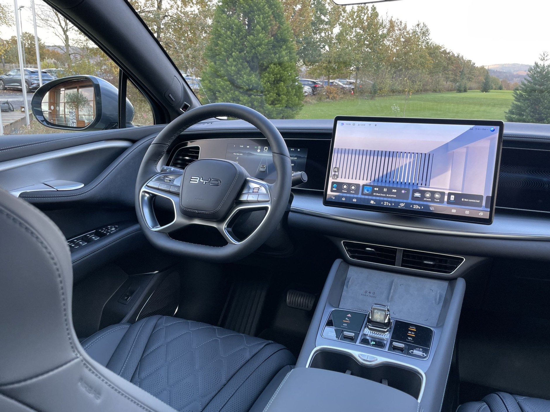 Kabina BYD-a Sealion 7 jest ładna i świetnie zmontowana