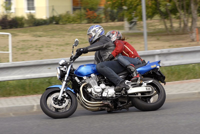 Yamaha XJR 1300: akademicka jazda (test)
