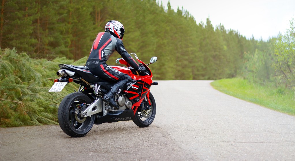 Motocyklista (zdjęcie ilustracyjne)