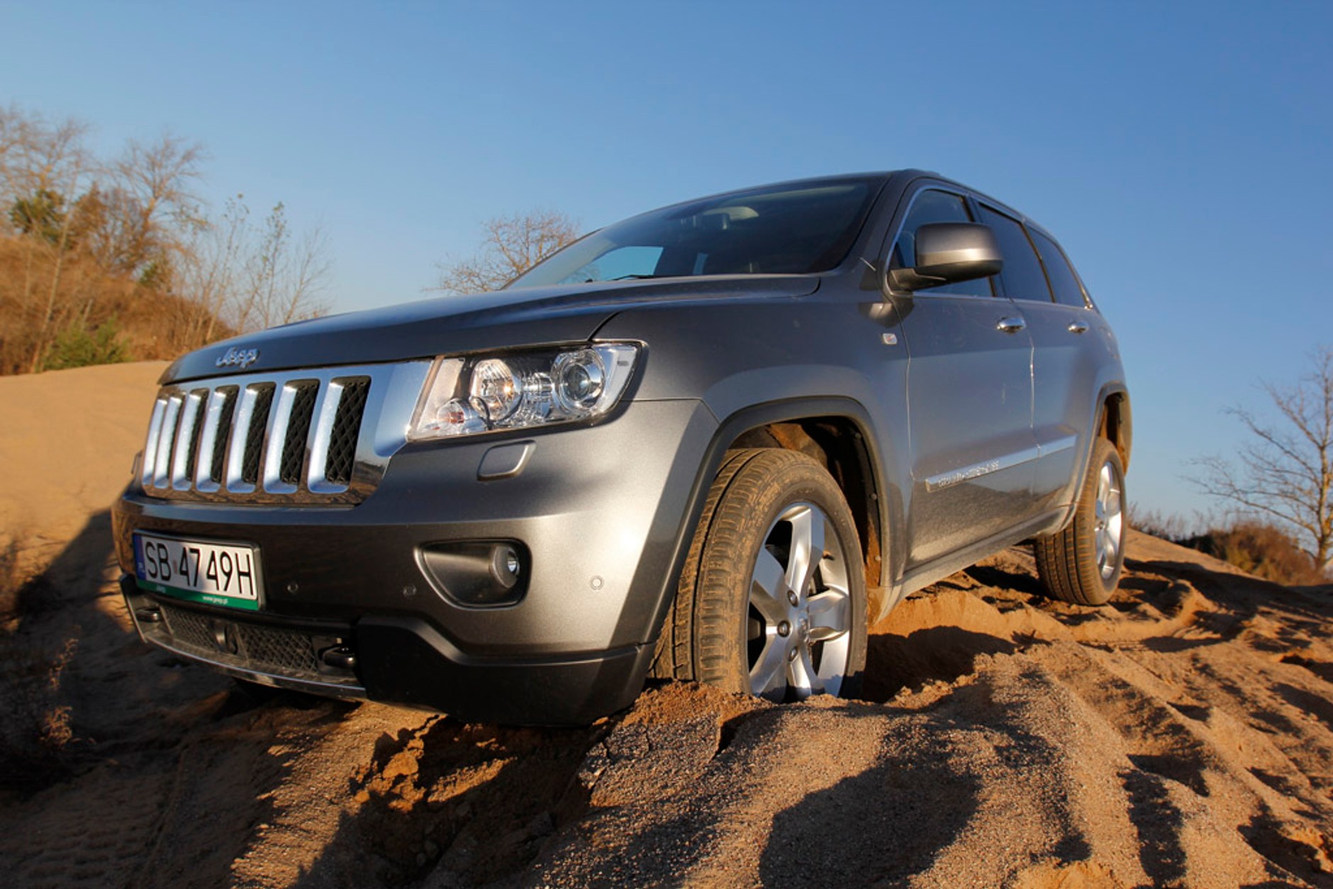 Jak seryjną terenówką szybko jechać w terenie?