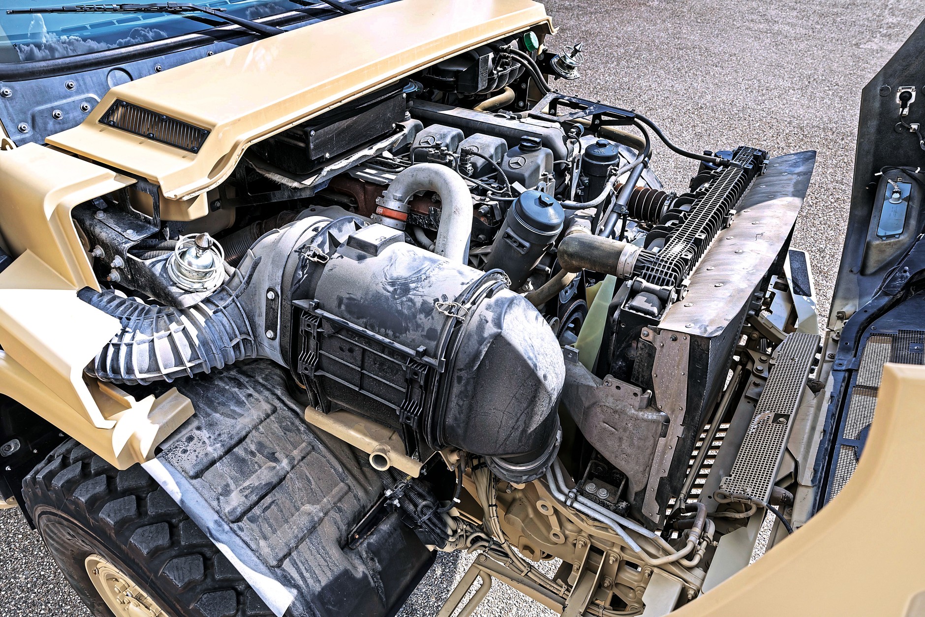 Mercedes Zetros: idealny dostęp do silnika.