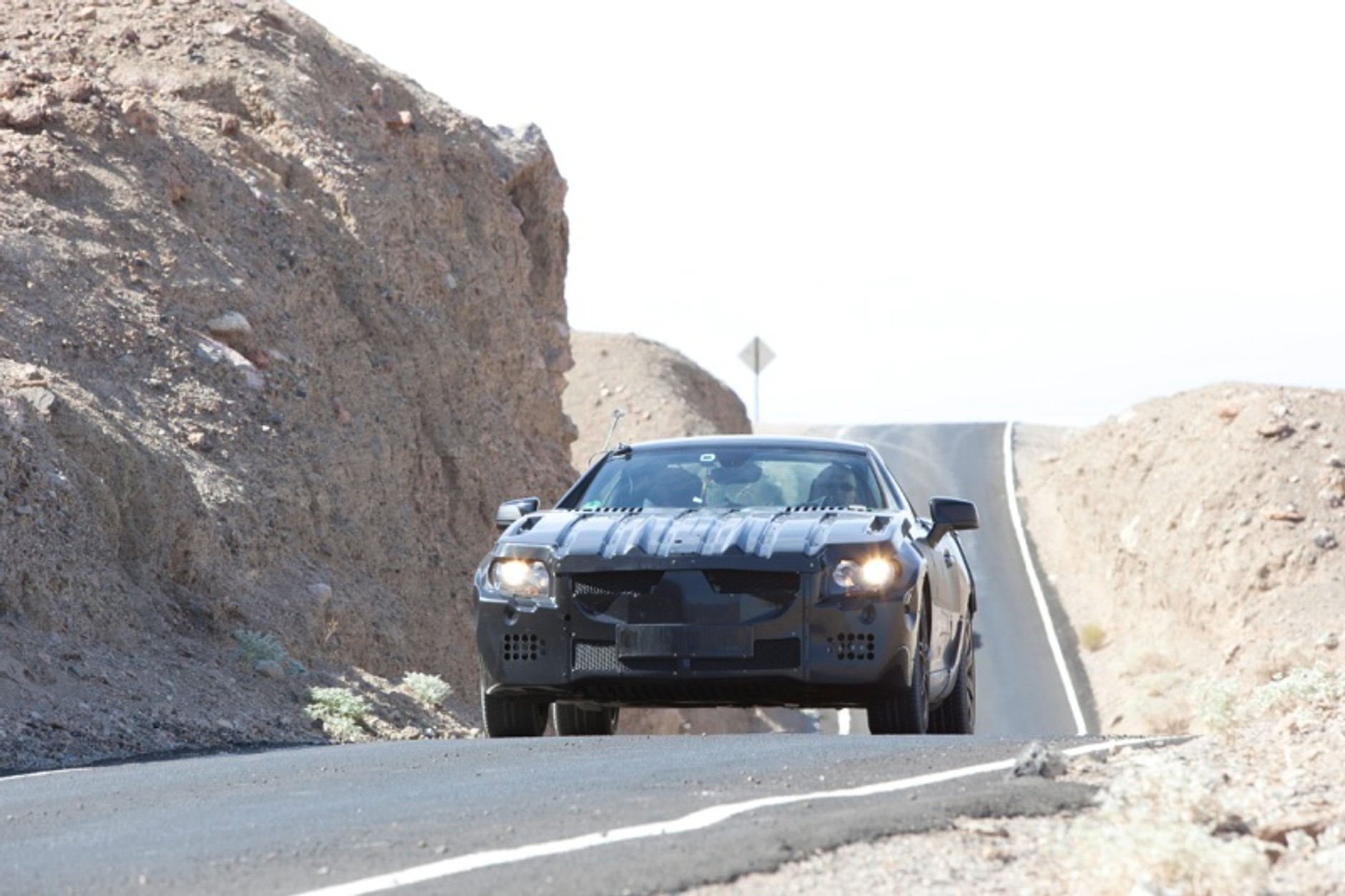 Mercedes SLK z magicznym dachem