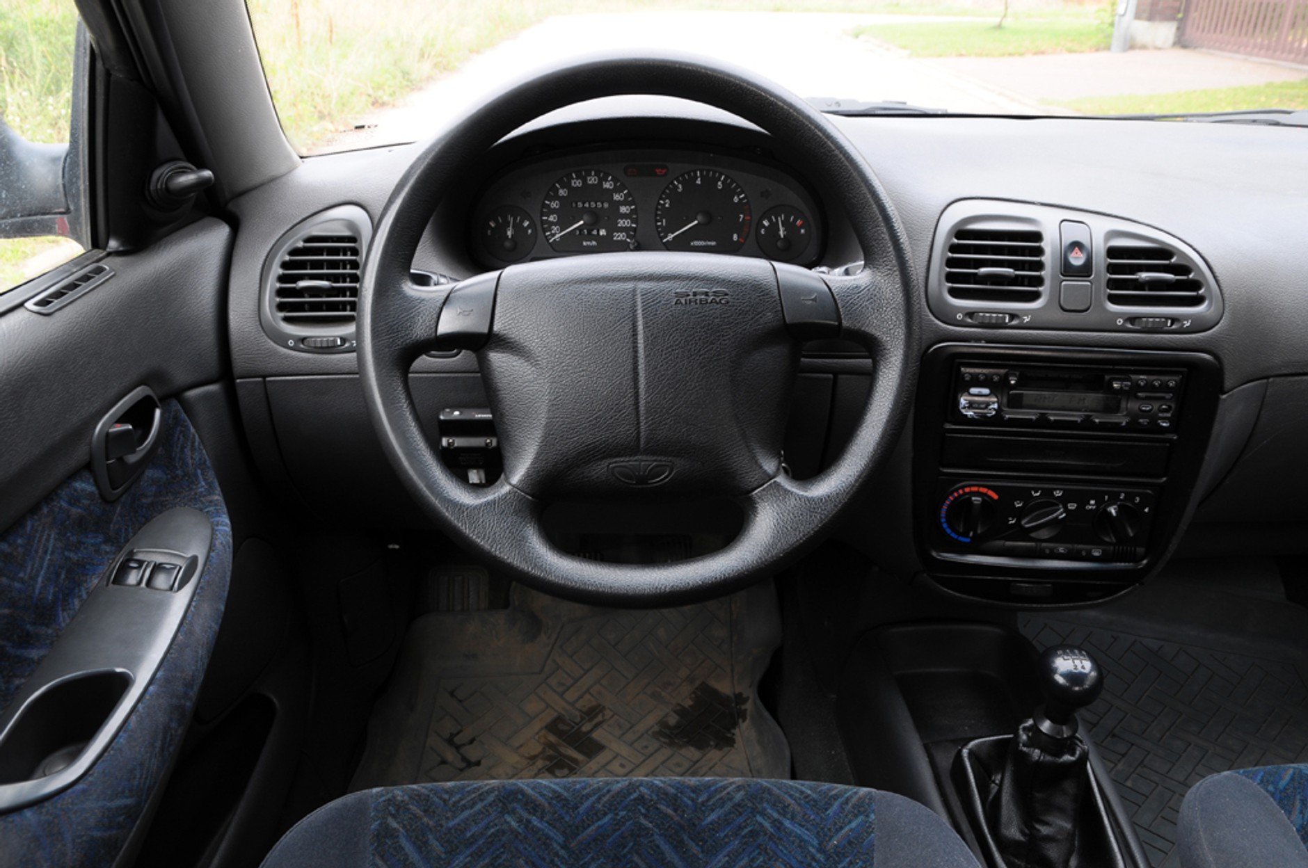 Daewoo Nubira hatchback - Niepraktyczna, ale tania