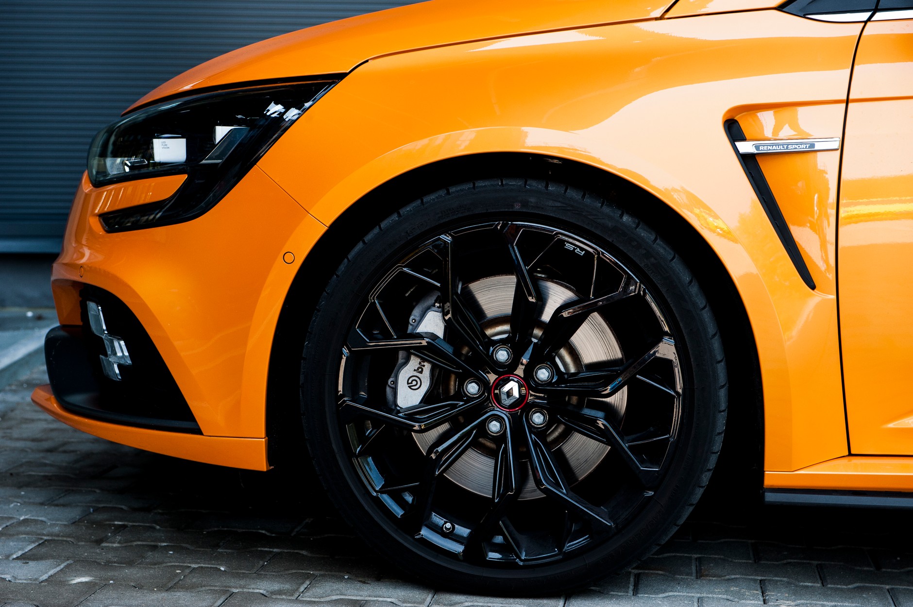 Toyota GT86 vs Renault Megane RS