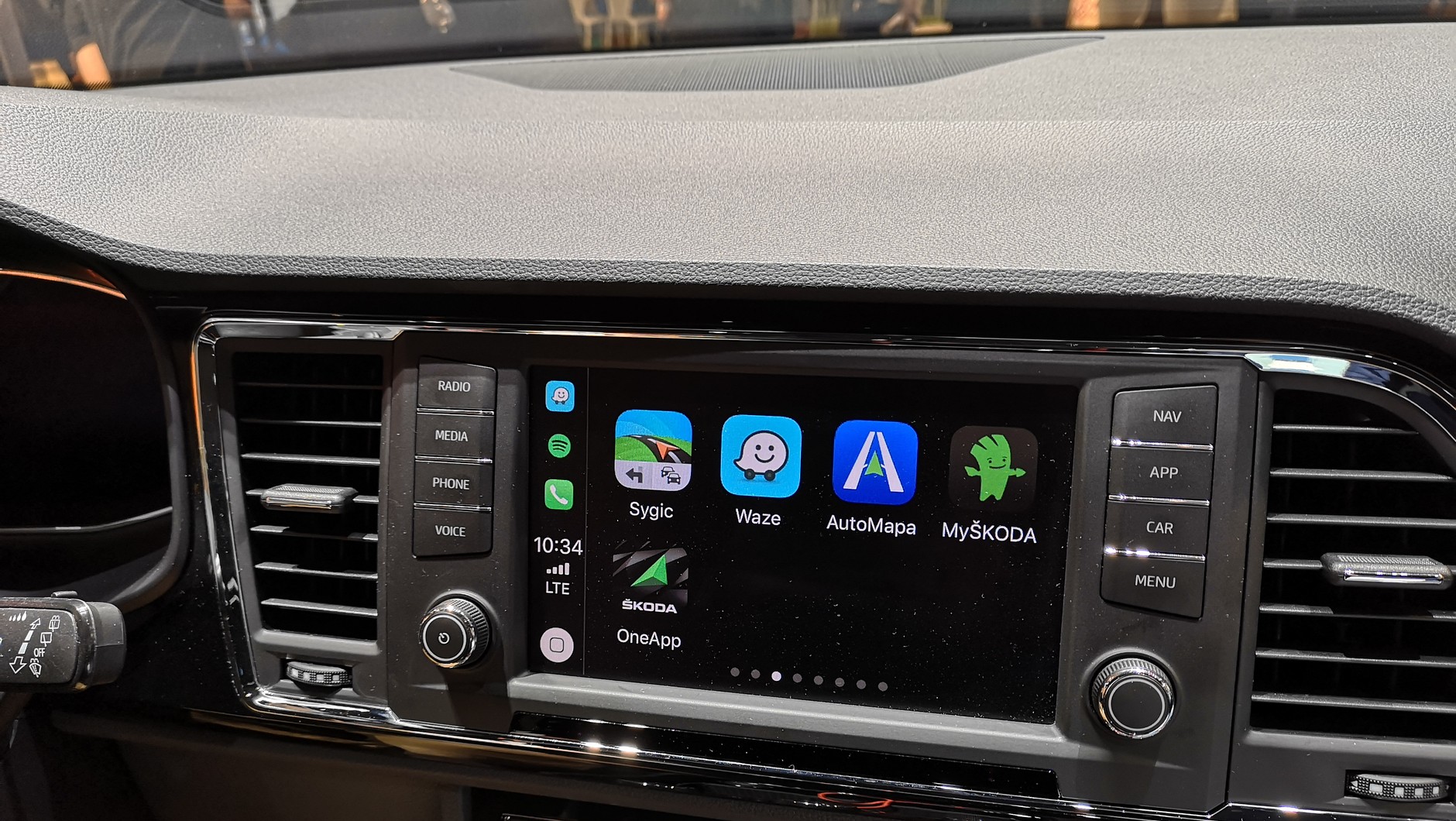 AutoMapa CarPlay - program wypróbowaliśmy w prototypowym Seacie Ateca Cristobal