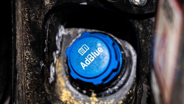 Z płynu AdBlue mogą się wytrącać kryształki mocznika, które niszczą układ SCR. Mroźna zima i upalne lato sprzyjają temu zjawisku.