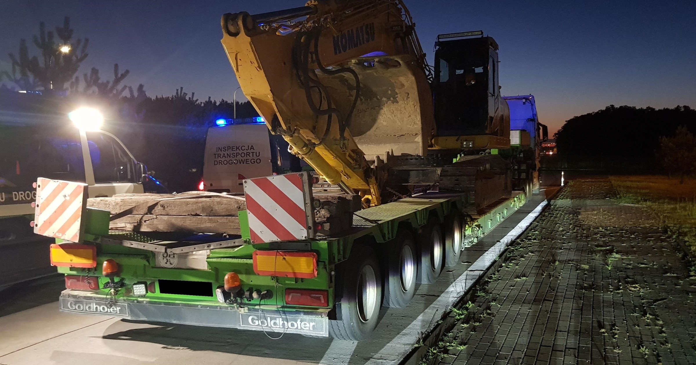 Kontrola ITD zespołu pojazdów przewożącego koparkę (czerwiec 2024 r.)