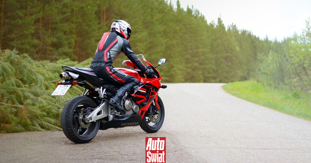 Hiszpania wprowadziła obowiązkowe poduszki powietrzne dla motocyklistów. Unijni politycy pytają, czy wejdą one w całej UE