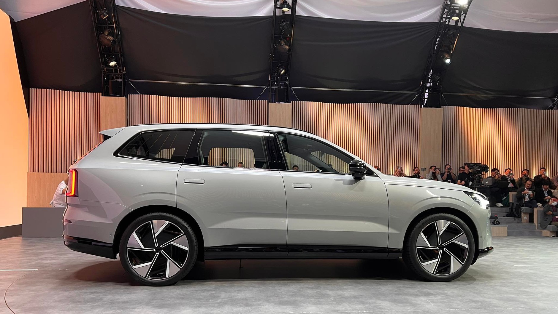 Volvo EX90