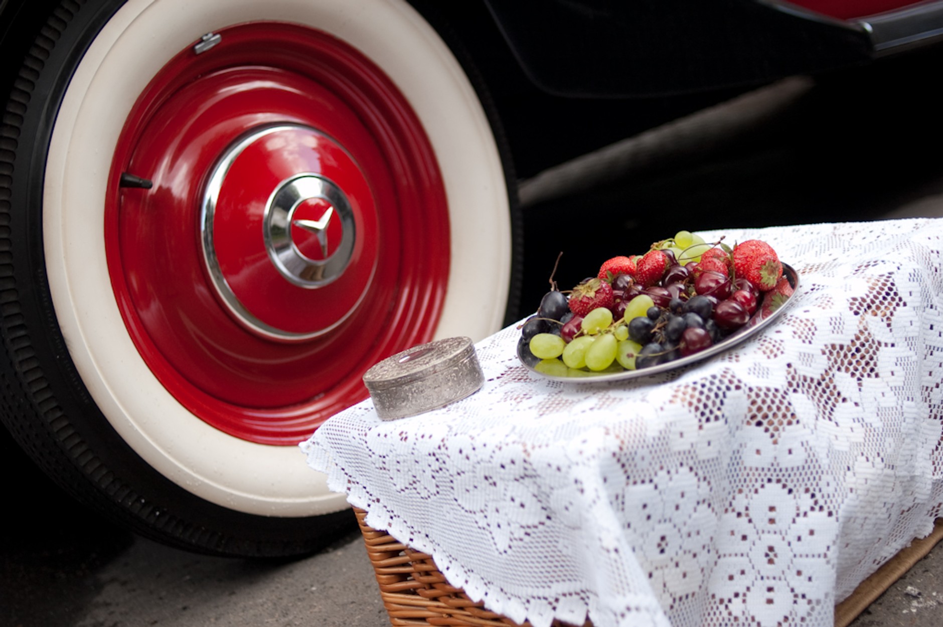 Klasyczne Mercedesy w Wilanowie