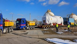 Ruszył najcięższy transport do Elektrowni Rybnik. Ma niemal 45 m długości i waży 524 t