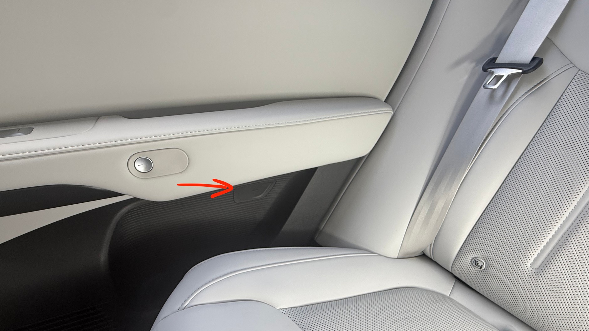 Wyjście awaryjne z Xpenga G6