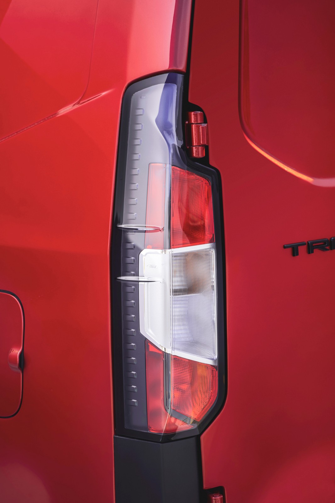 Ford E-Transit Courier 2023