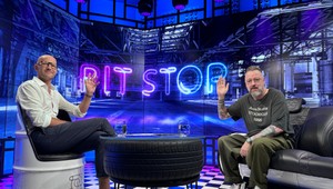 Piotr Kędzierski od dziecka jeździł autami marzeń. "Tata robił różne dziwne interesy"
