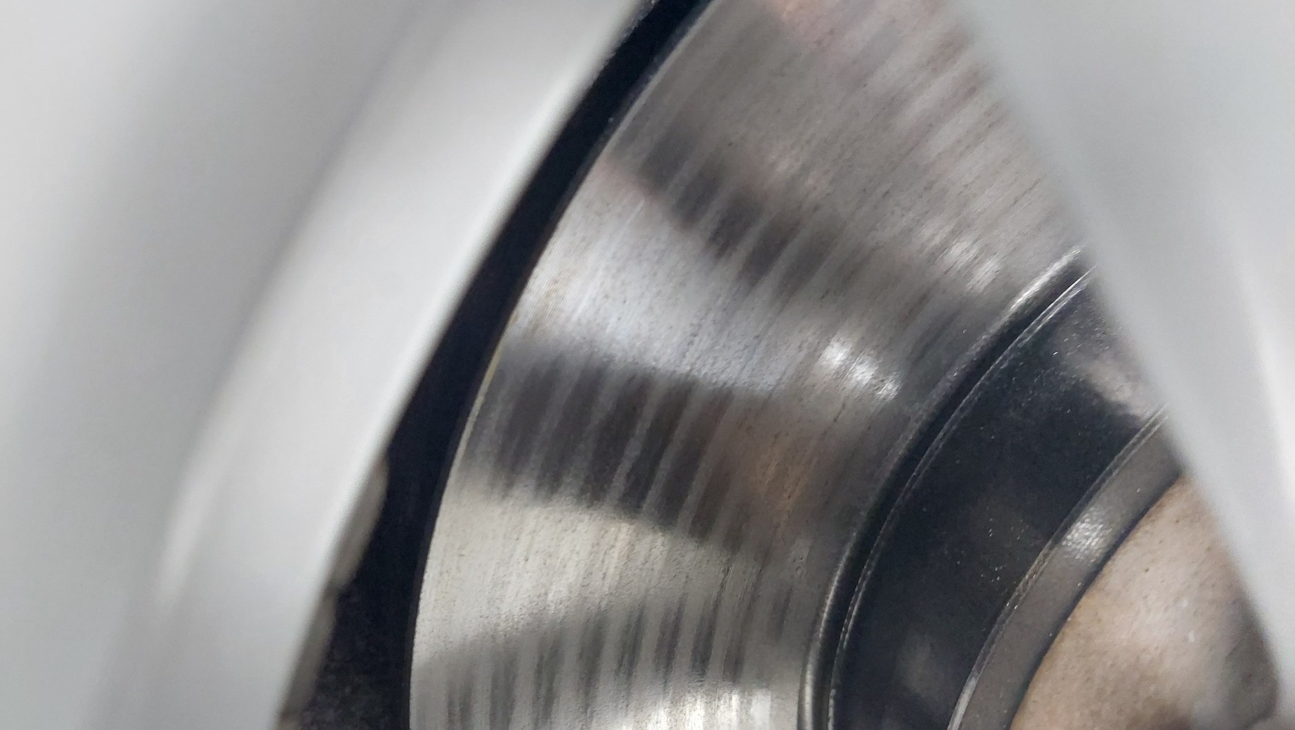 Używane Audi A4 1.8 TFSI. Hamulce są świeże. Opony kwalifikują się do wymiany.