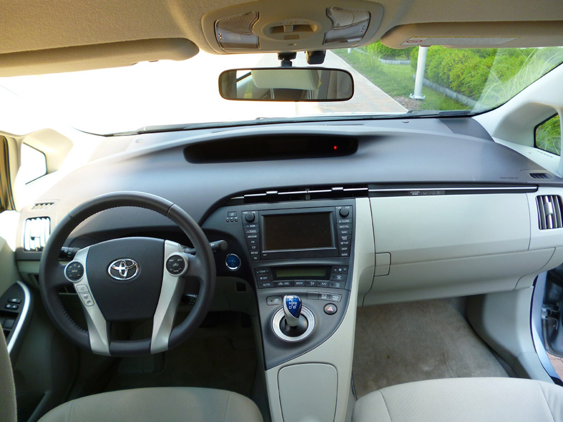 Mówisz hybryda, myślisz Prius