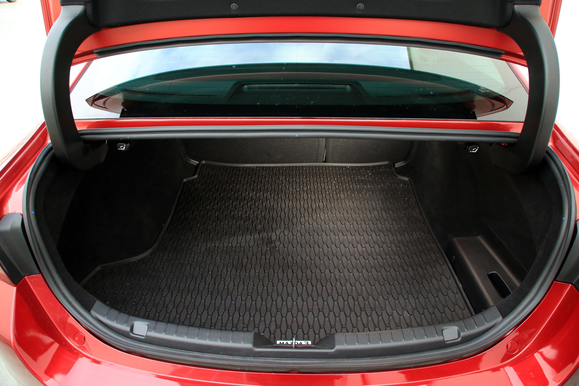 Mazda 3 sedan 2.0 Skyactiv-X