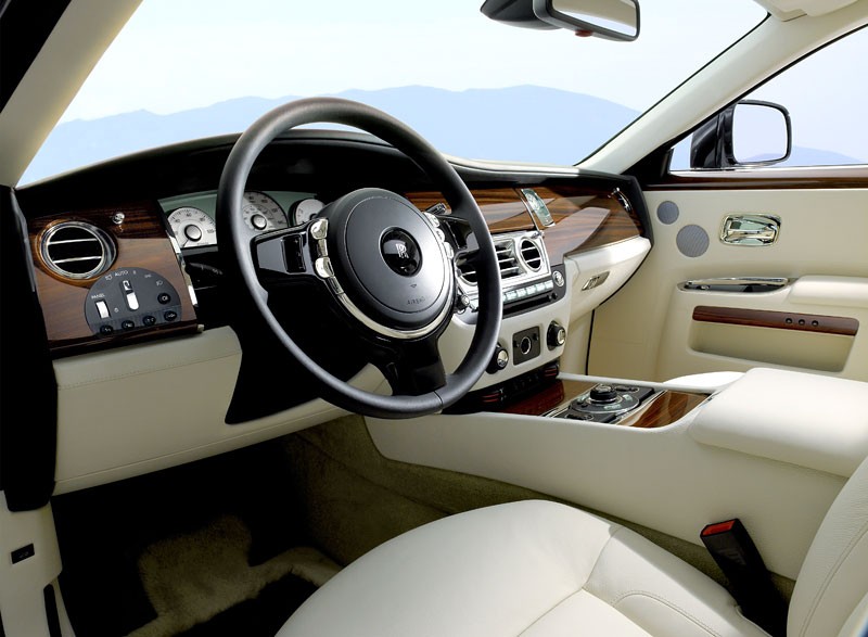 IAA Frankfurt 2009: Rolls-Royce Ghost - nowa rodzina w fotogalerii