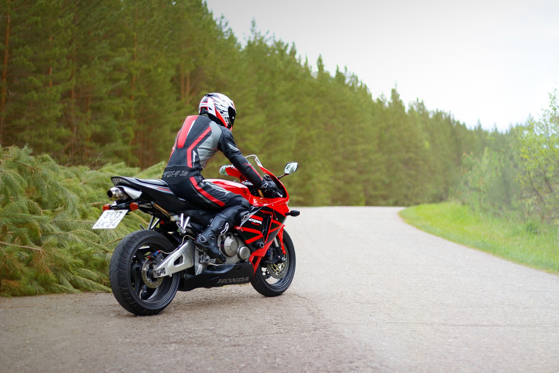 Motocyklista (zdjęcie ilustracyjne)
