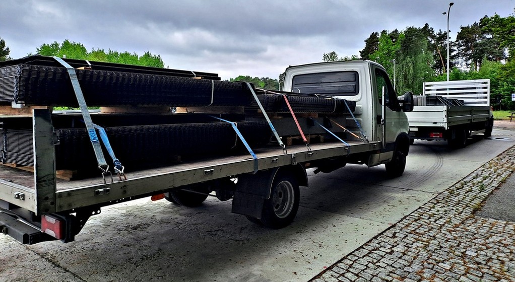 Mocno przeładowane auta dostawcze