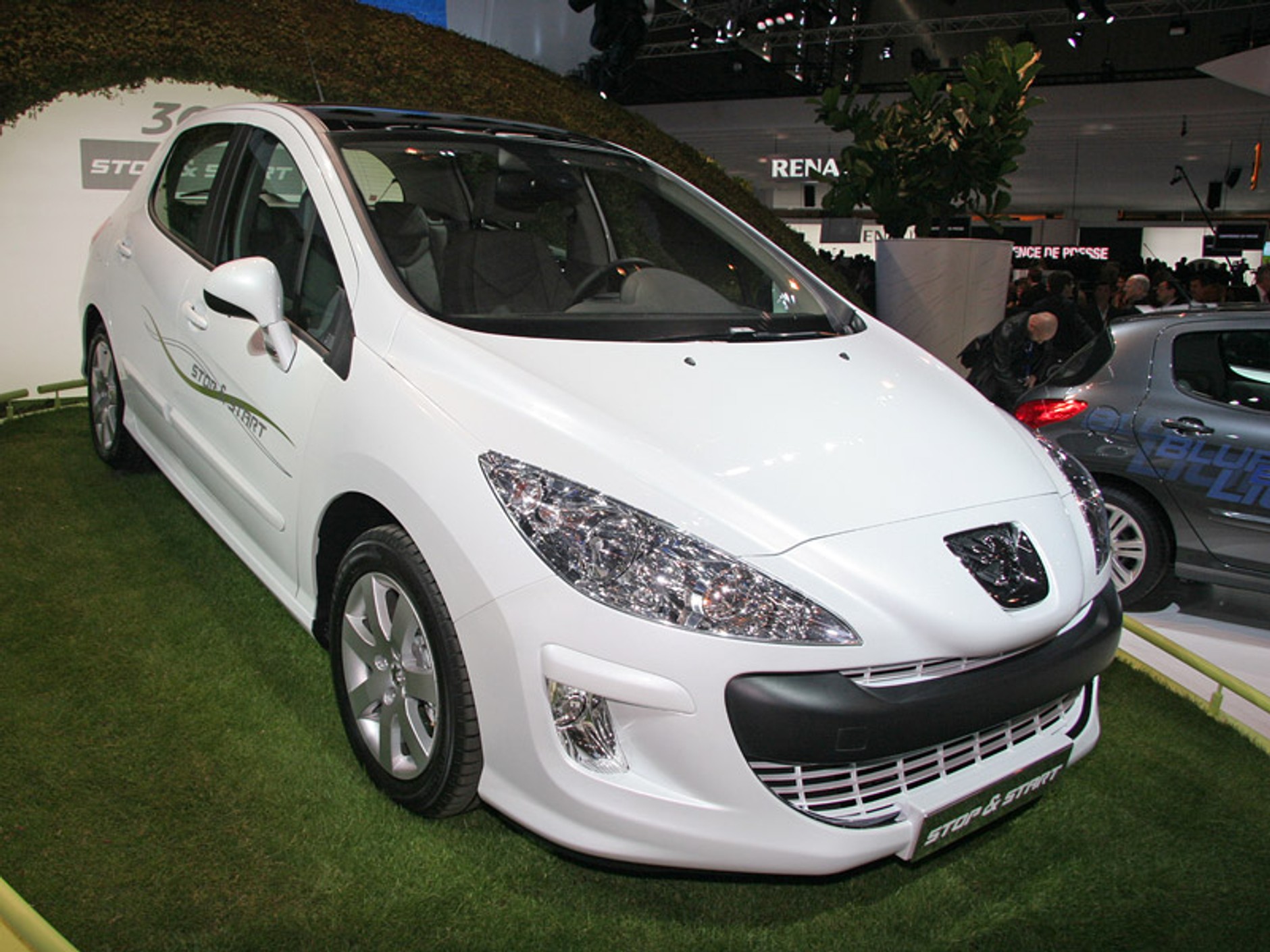 Paryż 2008: Peugeot 308 Stop&amp;Start – prawie jak hybryda