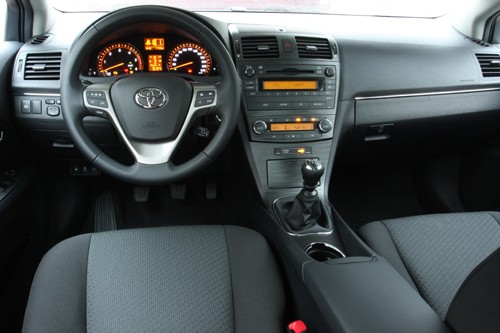 Nowa Toyota Avensis już za 71 500 zł