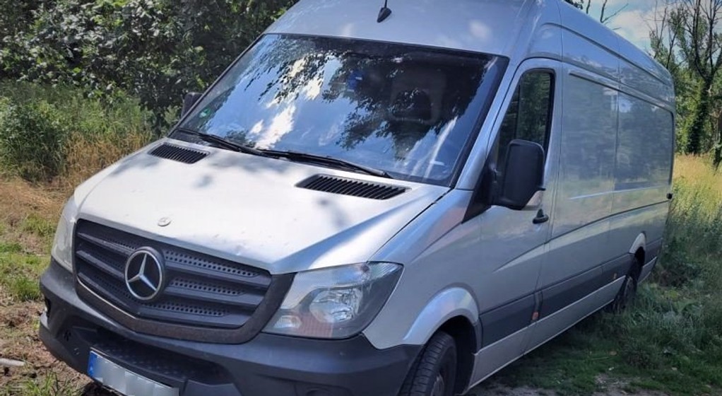 Policjanci odzyskali skradziony samochód jeszcze przed zgłoszeniem kradzieży