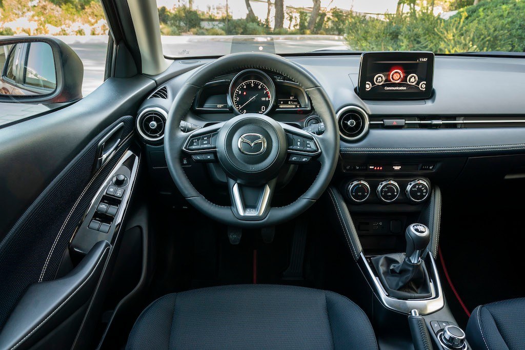 Mazda 2 – poprawiony wygląd i wyposażenie