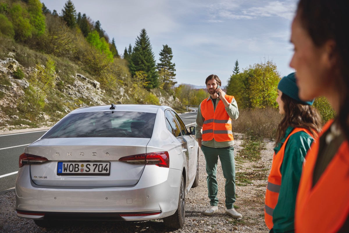 Drobna stłuczka, pęknięta szyba, ktoś nie wyhamował... Zamiast stresować się na poboczu, warto znać scenariusz, który działa zawsze. 