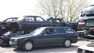 Auto na części: trzeba uważać na okazje