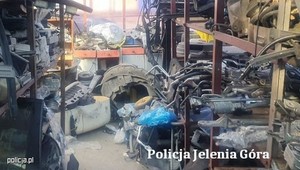 Policja znalazła kryjówkę paserów. Posiadali kradzione części o gigantycznej wartości