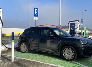 Porównali ceny ładowania elektryków w Polsce. Wszystkie stawki za kWh w jednym miejscu