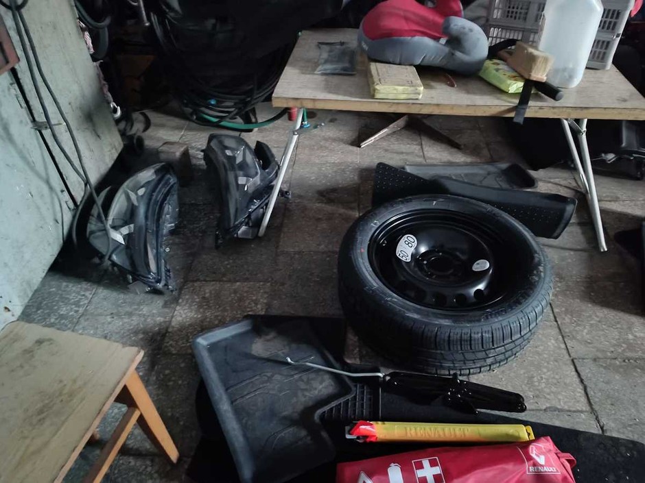 Złodziej potrzebował tylko kilku godzin, by rozebrać auto