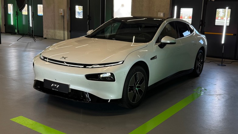 XPeng P7